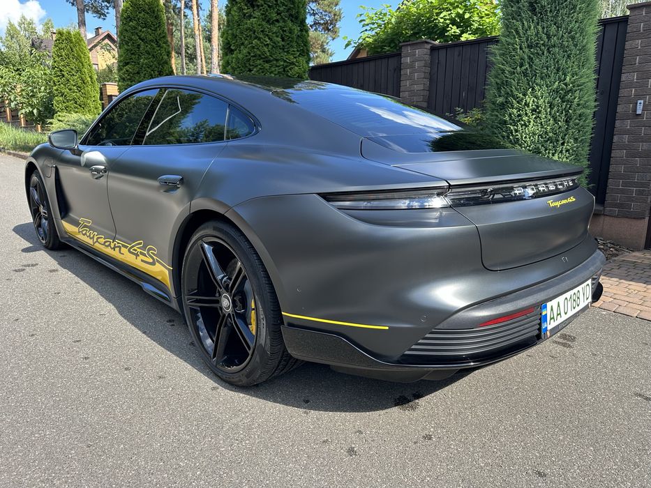 Porsche Taycan 4S+