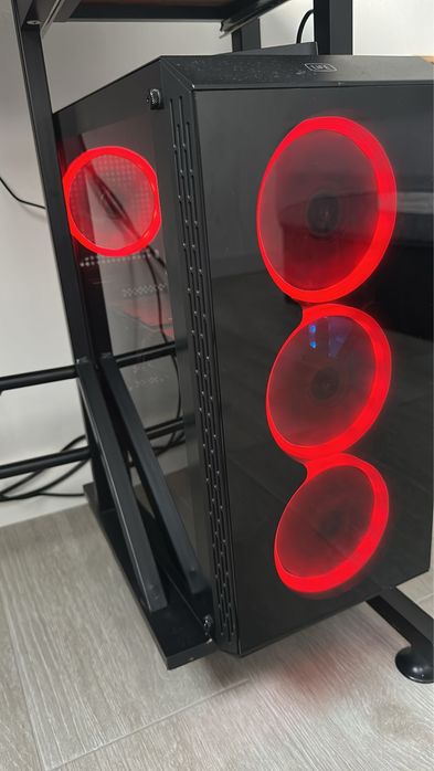 Gaming PC with Separate Peripherals510831556947486721
