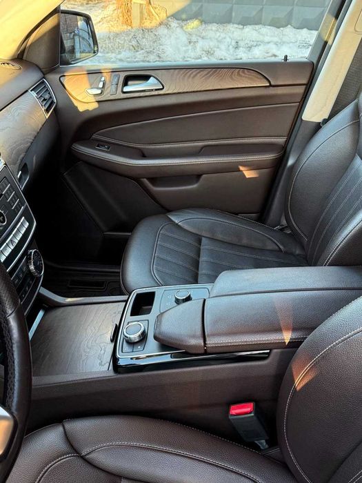 продам власний офіційний автомобіль !!!