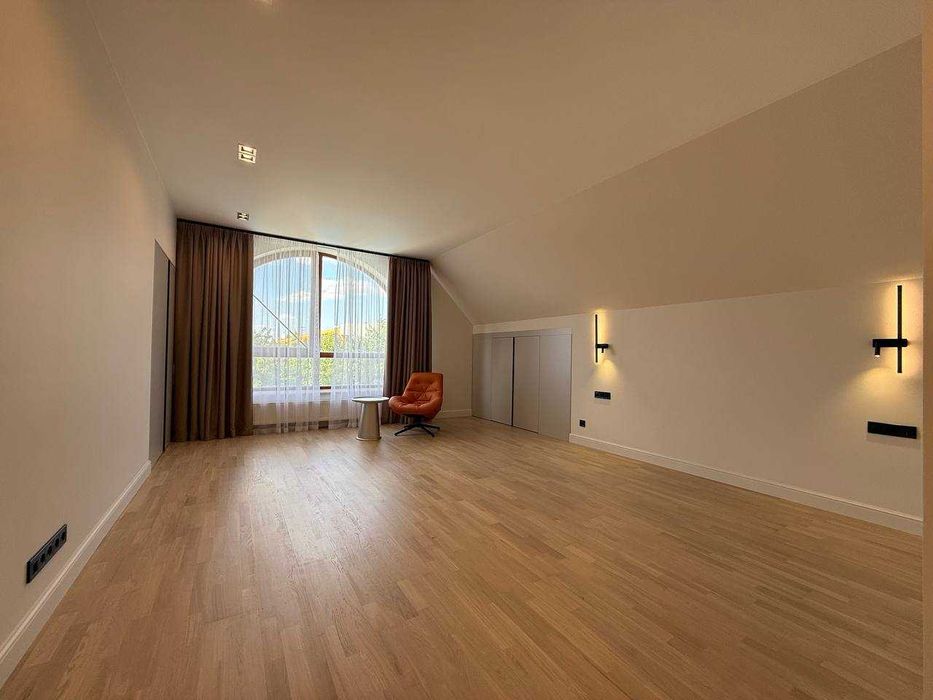 Продажа дома в Совиньоне. Бассейн. Дизайнерский ремонт. 12,5 соток