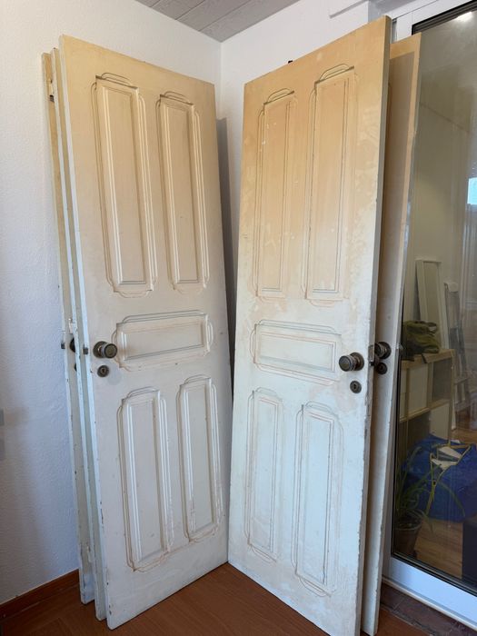 5 portas de madeira maçica - traça de casa Lisboa - 219x68cm