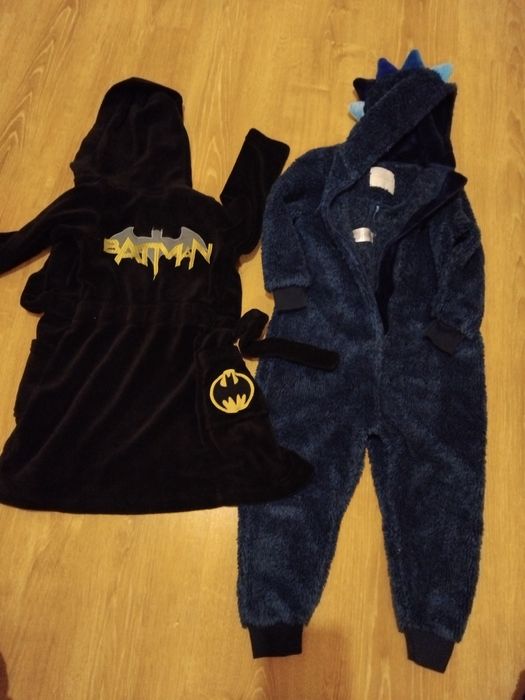 Халат бетмен , кігурумі на 98-104 см.