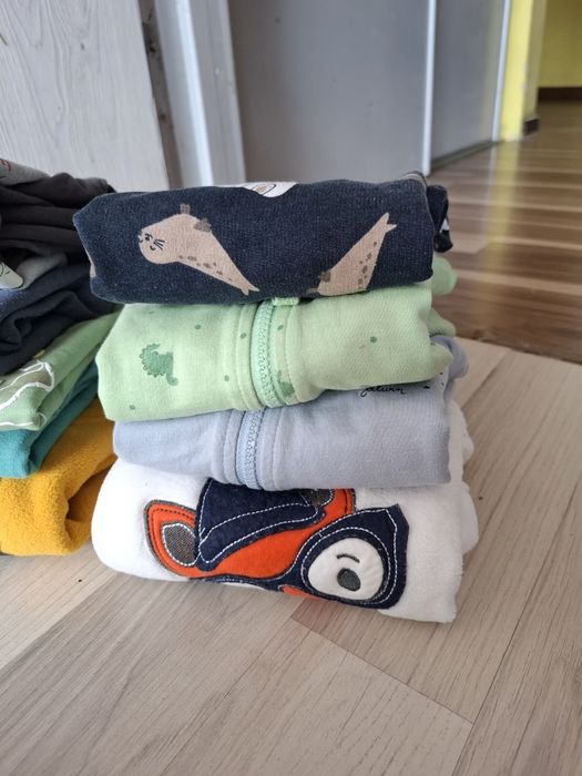 9 różnych bluz na rozmiar 74