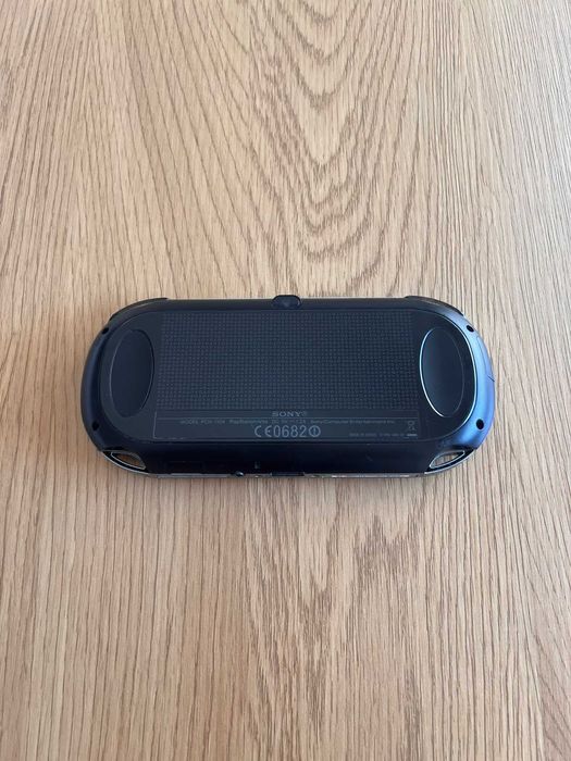 Sony PlayStation Vita Oled 1100 3G Preta com 50+ Jogos