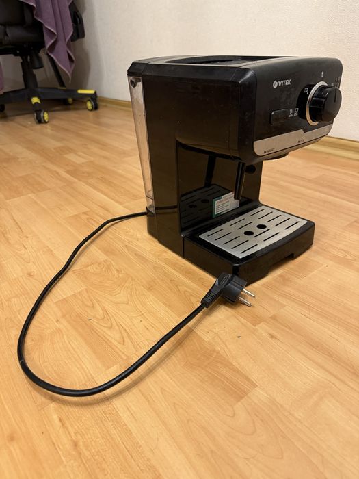 Кофемашинка Vitek VT 1502BK