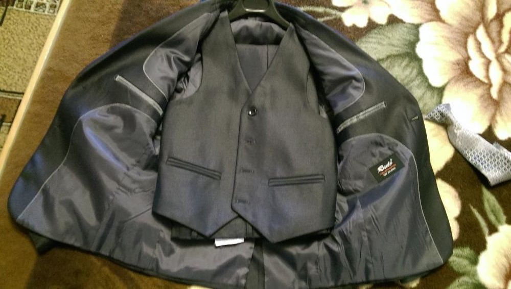 Костюм тройка детский.