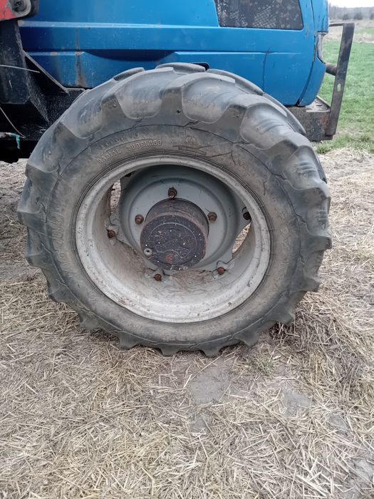 Sprzedam Opony Używane (440/65R28)
