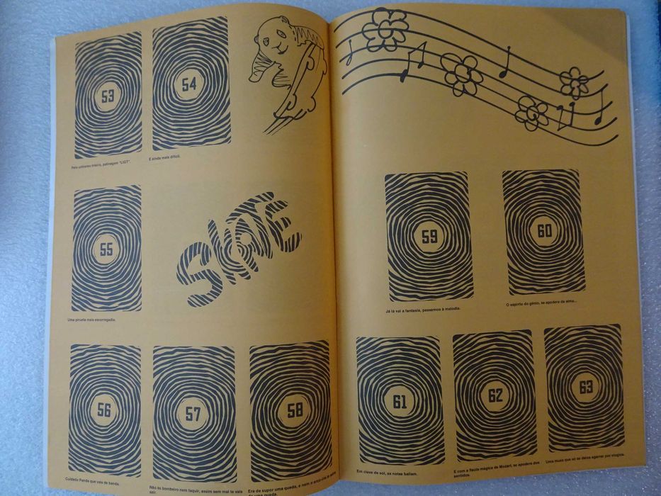 Caderneta de cromos vazia Trash Tension --