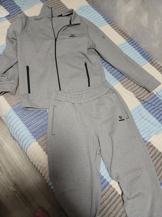 Продам чоловічий спортиний костюм