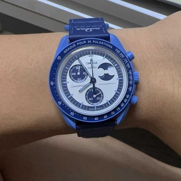 SO33N700 - niebieska pełnia w zegarku