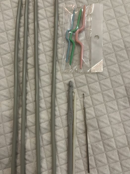 Agulhas de tricô e crochê