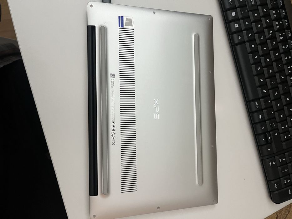 Dell XPS 13 9380 | RAM 16GB | i7-8565U | 512.1GB | Ubuntu 22.04.4 LTS64284592592769122