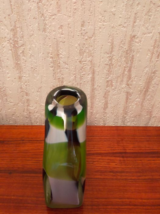 Нова ваза оригінального дизайну, товсте скло