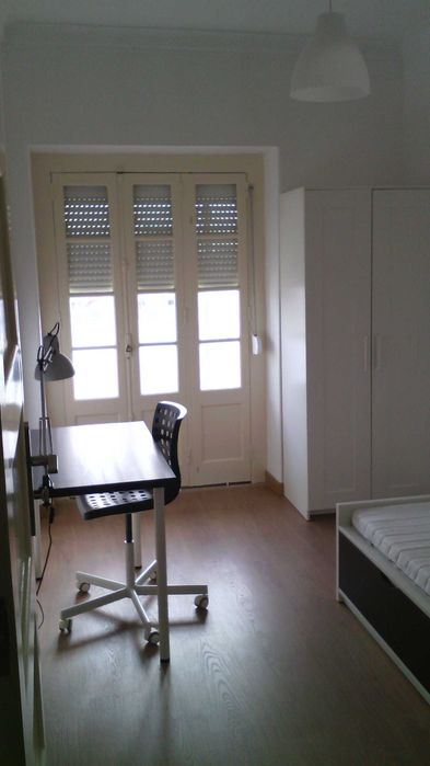 Quarto arrenda-se