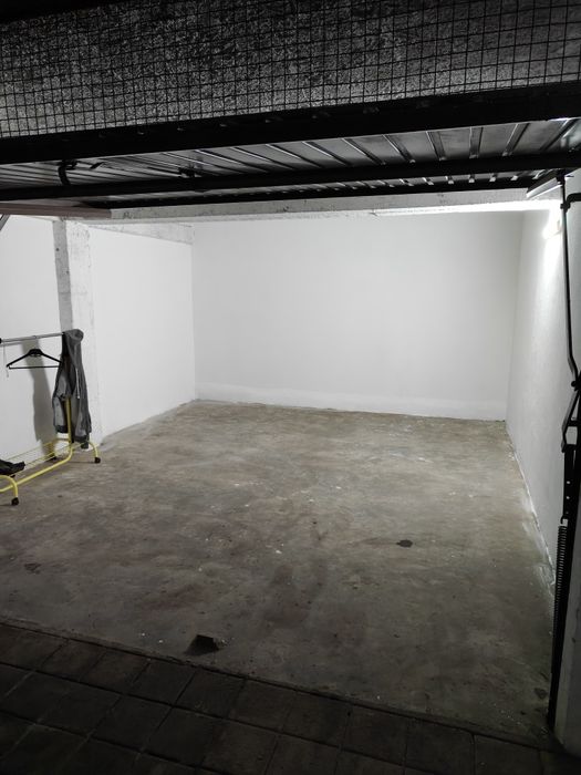 Aluga se Garagem 19 m2 Montijo