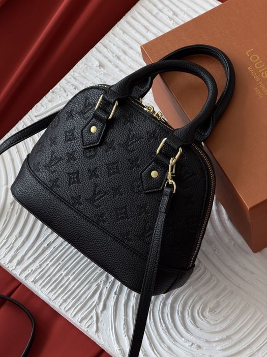 Сумка Louis Vuitton Alma BB Monogram