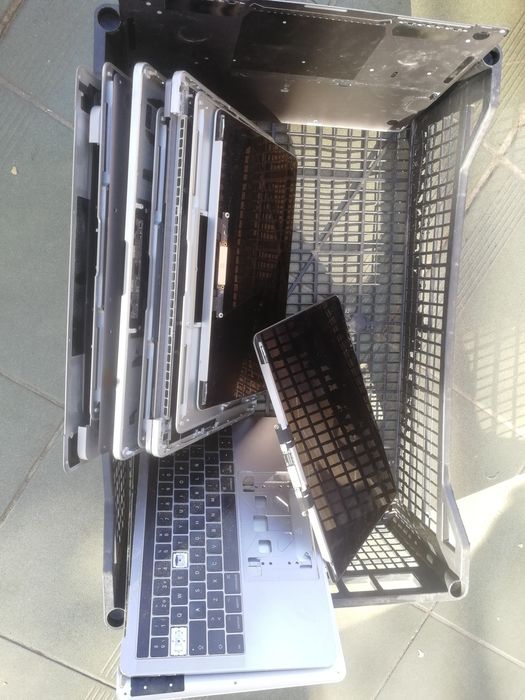 Apple macbook laptopy  części akcesoria  wysylka