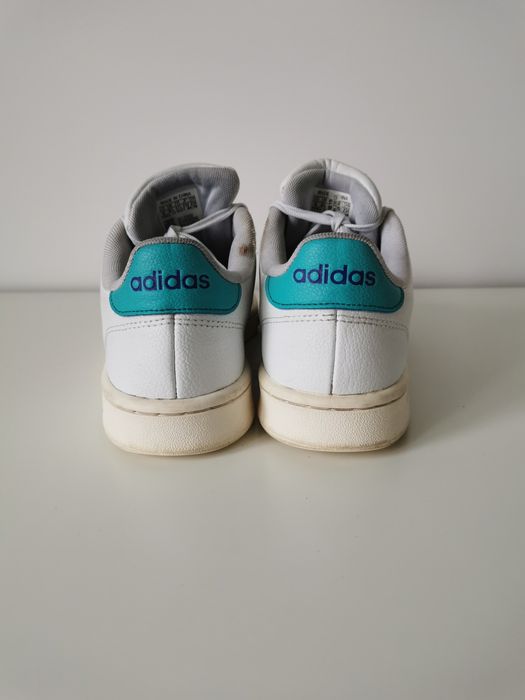 Białe buty Adidas Grand Court Energy