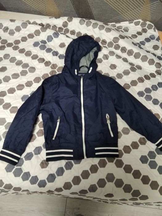 Продам дитячу вітровку на хлопчика