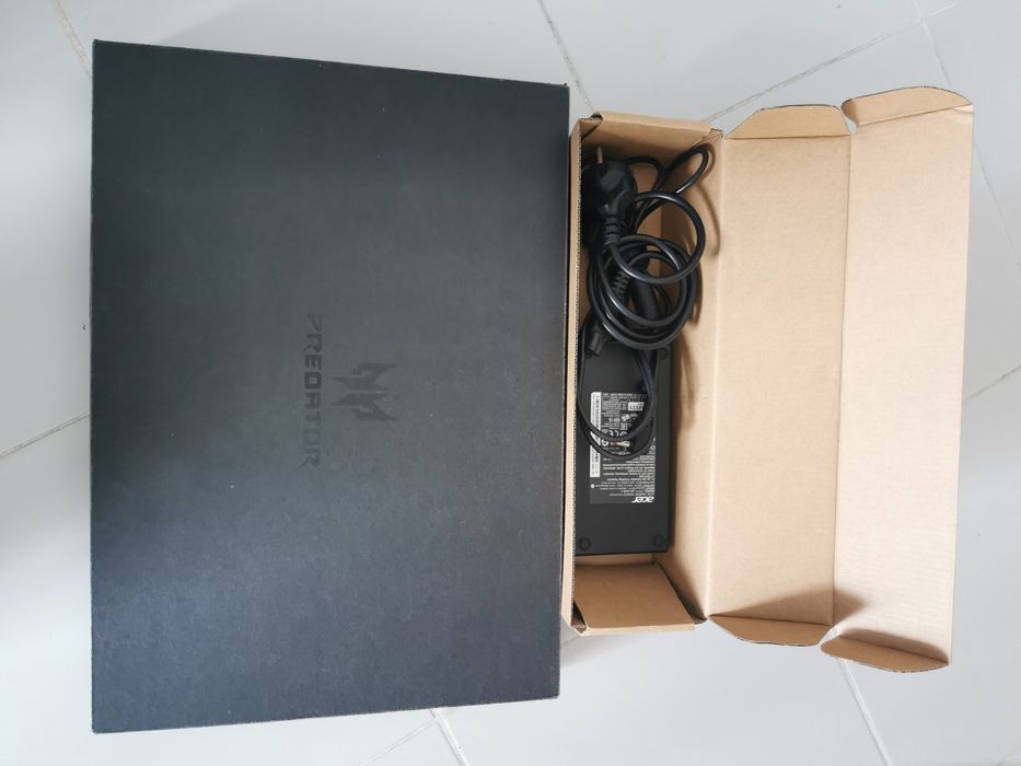 Predator helios 300429594245375600642