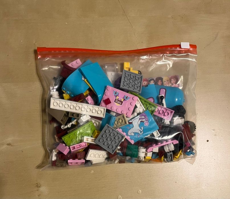 LEGO friends samochód z przyczepą dla konia (bez pudełka)