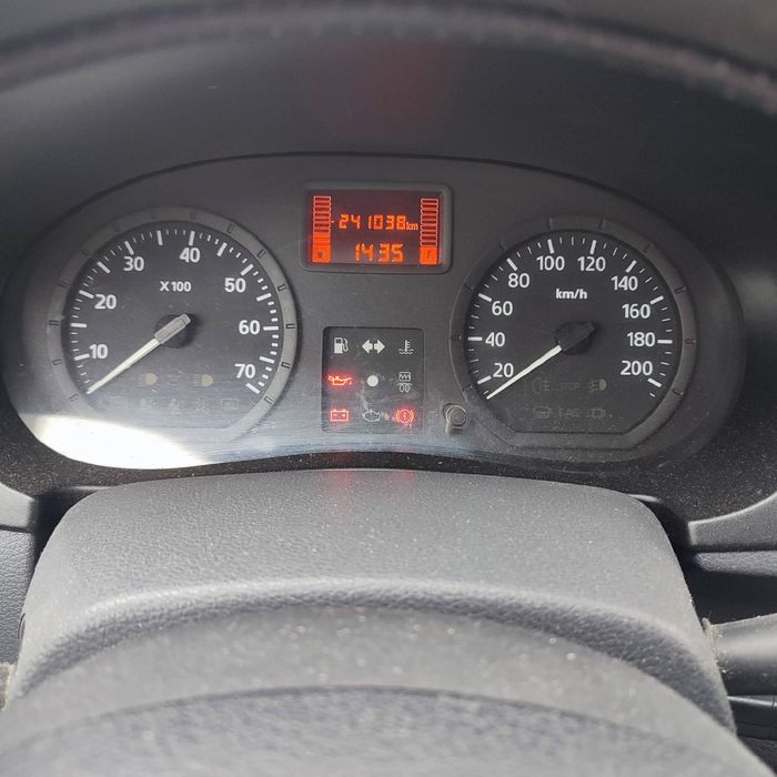 Продаємо власну 7 місне авто в чудовому стані ( продаж через виїзд за кордон)