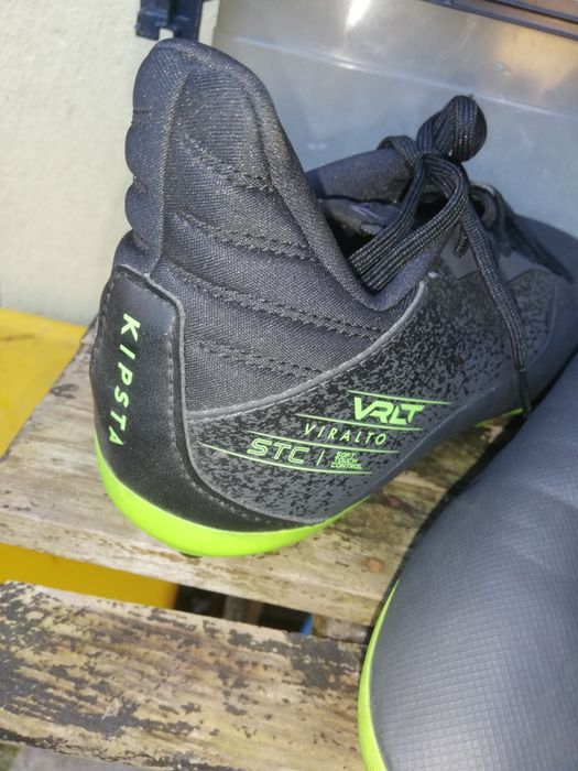 Chuteiras kipsta viralto