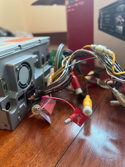 Sistema Multimedia para carro + Câmara