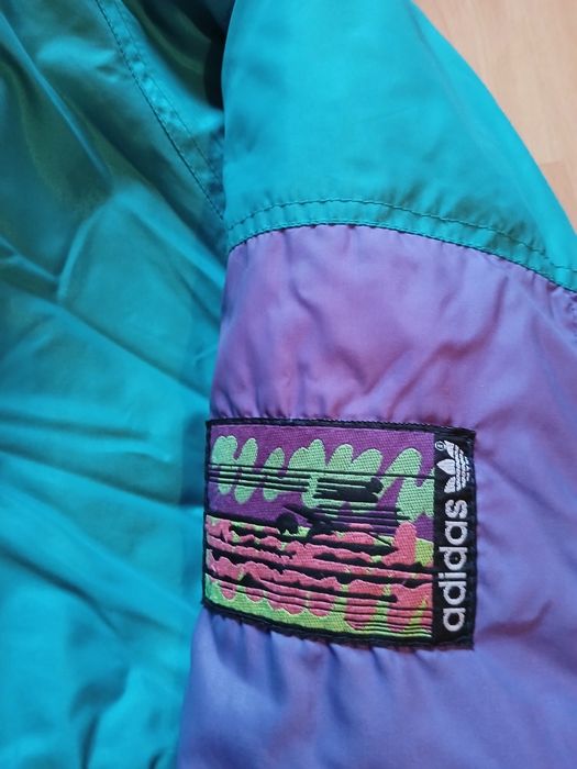 Blusão vintage da Adidas.