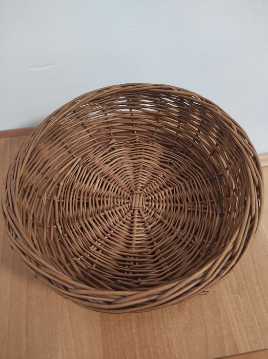 Płaski kosz wiklinowy, taca