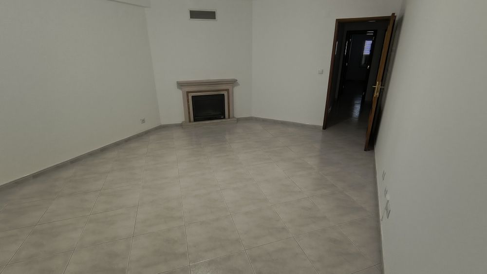T2 - Santa Marta Pinhal - Parqueamento