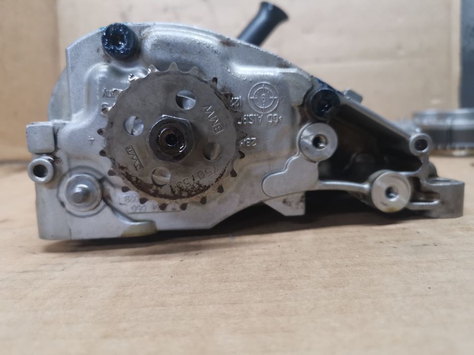 BMW E90 E87 N43B20 2.0i pompa oleju
