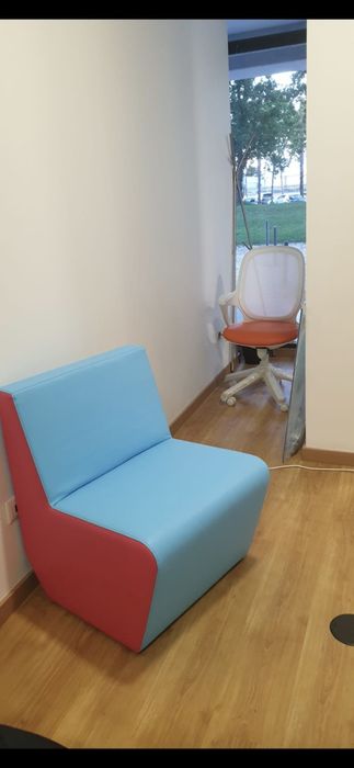 Sofas e cadeiras para  sala de espera