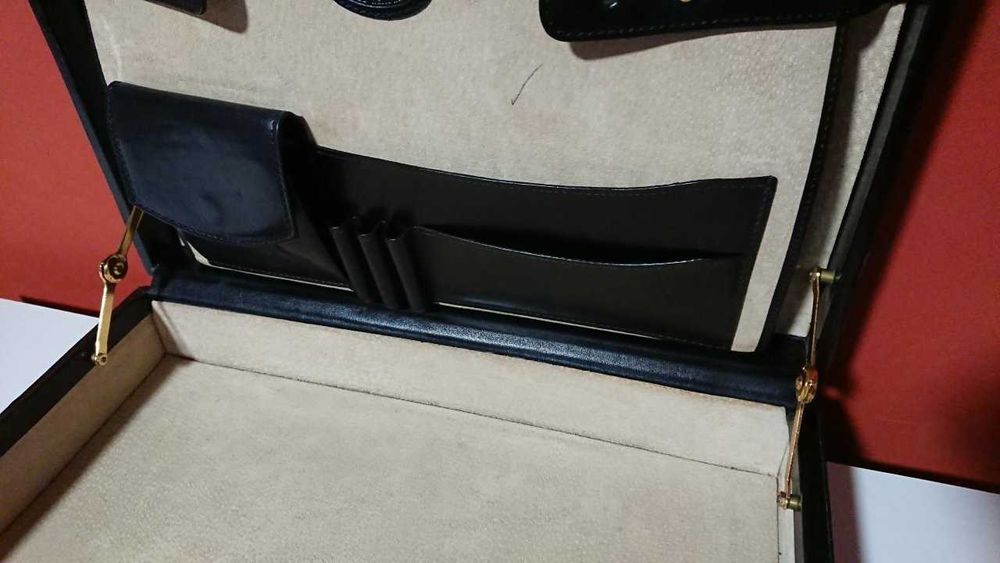 Mala Executiva, clássica, vintage, em couro duro