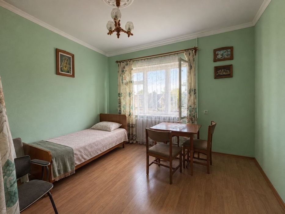 Продаж будинку у Меденичах