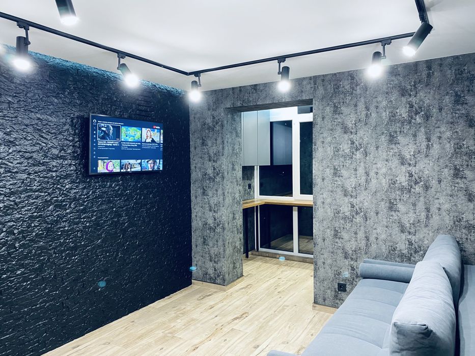 Подобово з РЕЗЕРВНИМ ЖИВЛЕННЯМ 2к -  LUX з джакузі в ЖК Рівер Парк