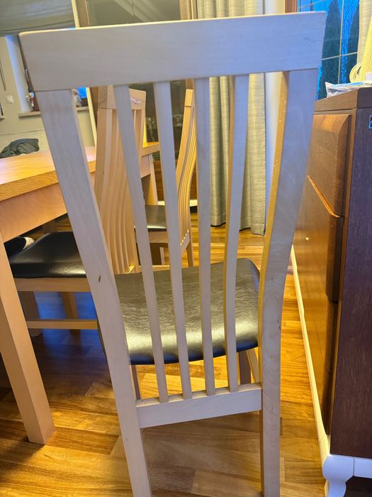 Stół drewniany 6 krzeseł