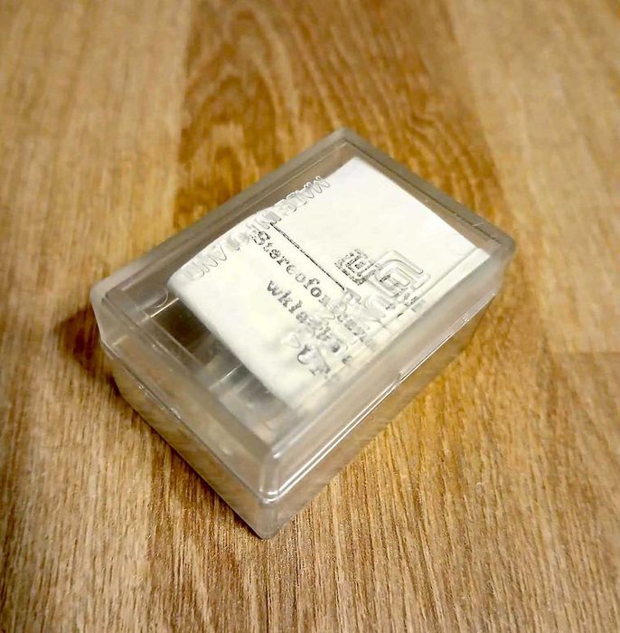 Unitra Fonica – stereofoniczna, ceramiczna wkładka adaptera UF-70