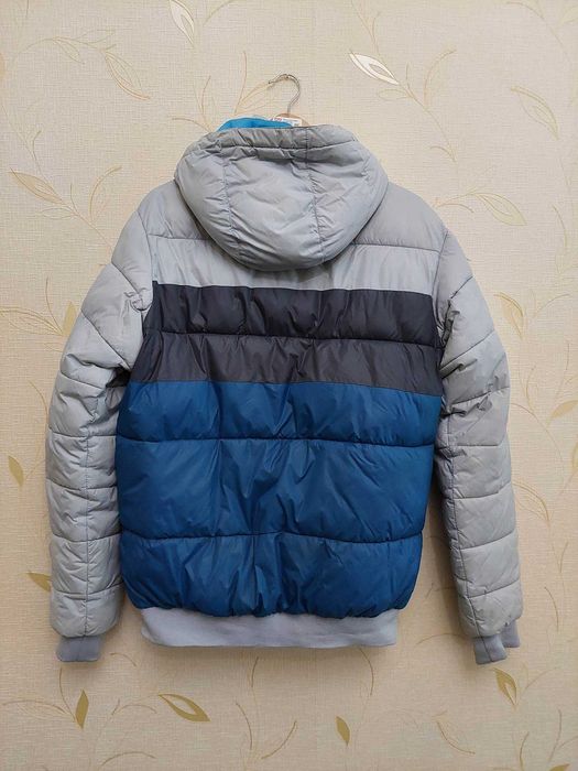 Зимова куртка Adidas бомбер, розмір M