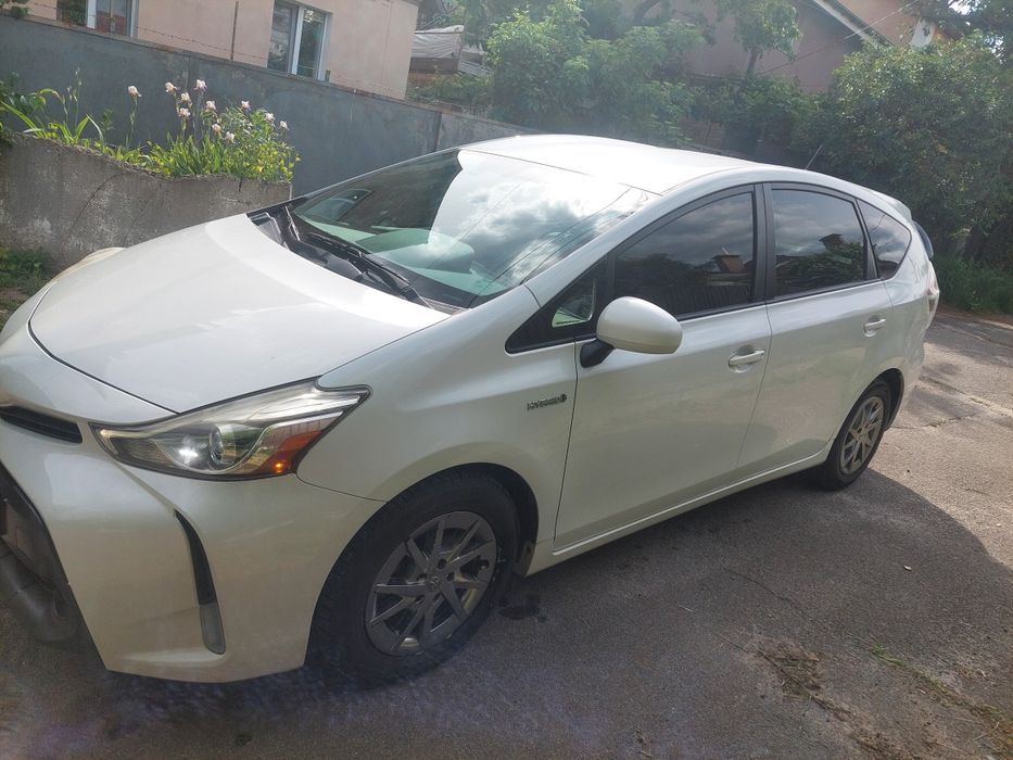 Продам Toyota prius v