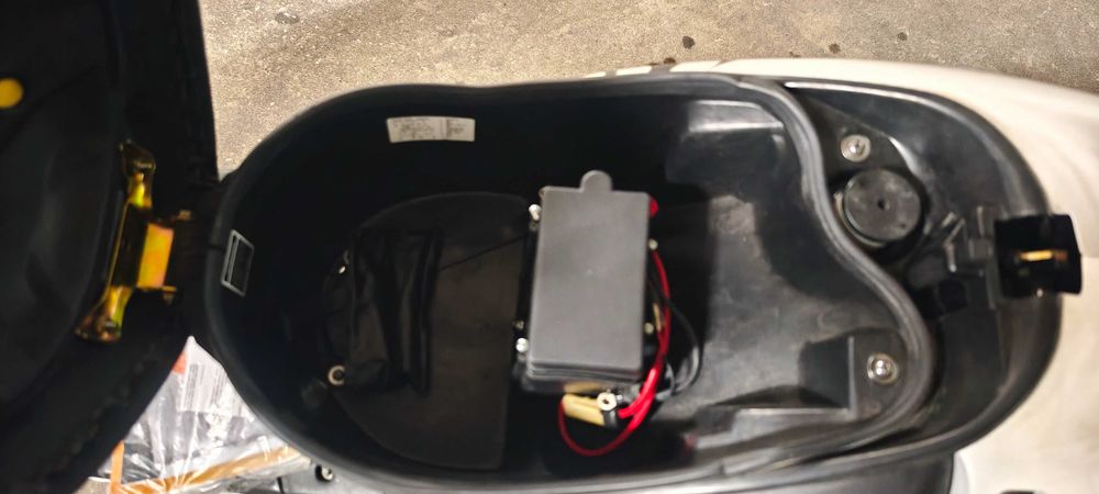 Keeway Hurricane 50cc (2 Tempos) c/ Top Case, como nova