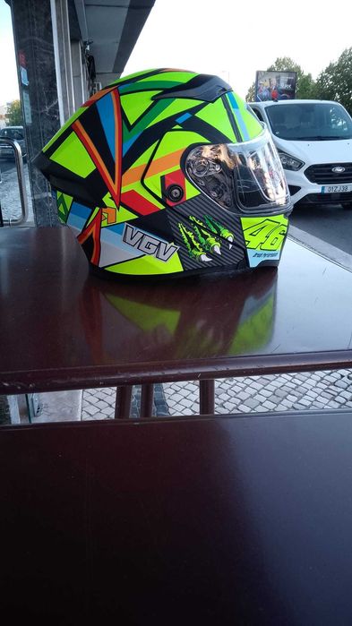 Capacete Modular Novo com oculos e saco.