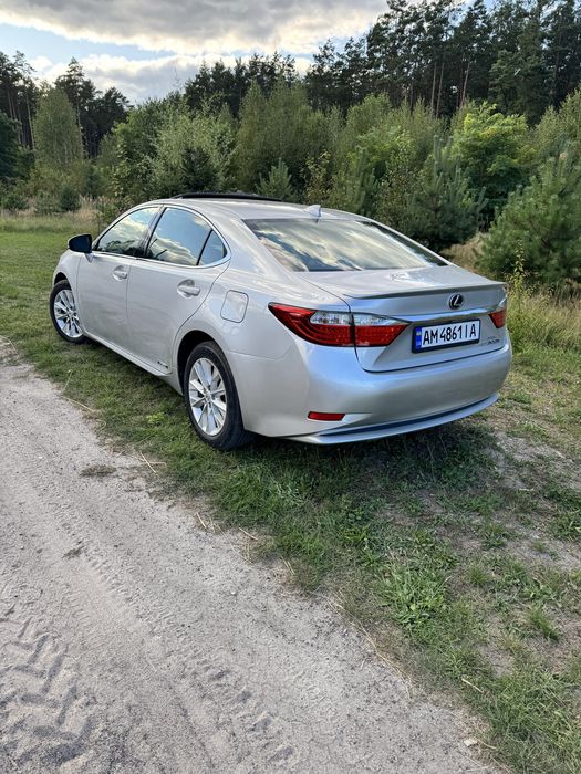 Продам Lexus ES 300h 2014 рік