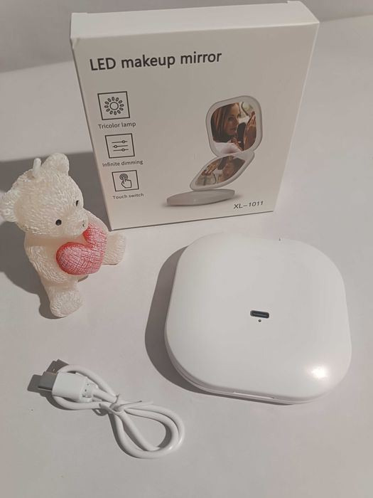 małe lusterko z trójkolorowym oświetleniem led