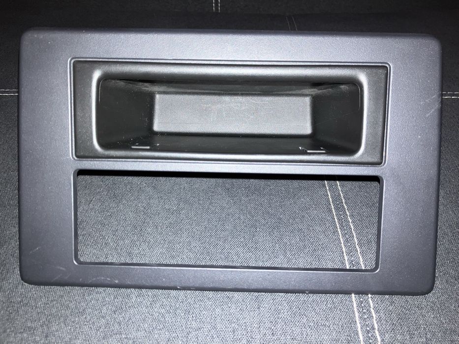 Placa e parteleira para autoradio de Master 4 IV