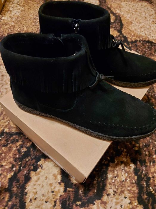 Напівчоботи Ugg Kennadi, ботинки Угг US 9.5