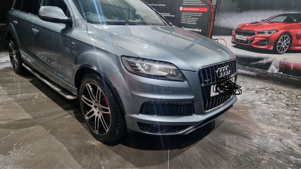 ауди Q7 право рулная