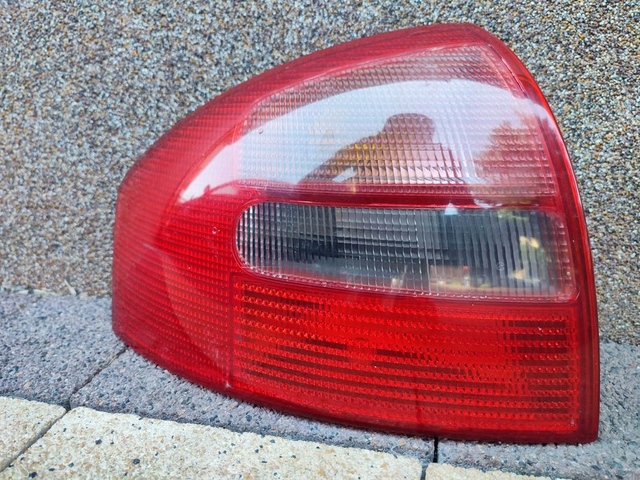 Lampa Tylna Lewa Audi A6 C5 Sedan