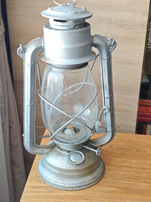 Stara Polska lampa naftowa Jupiter 2