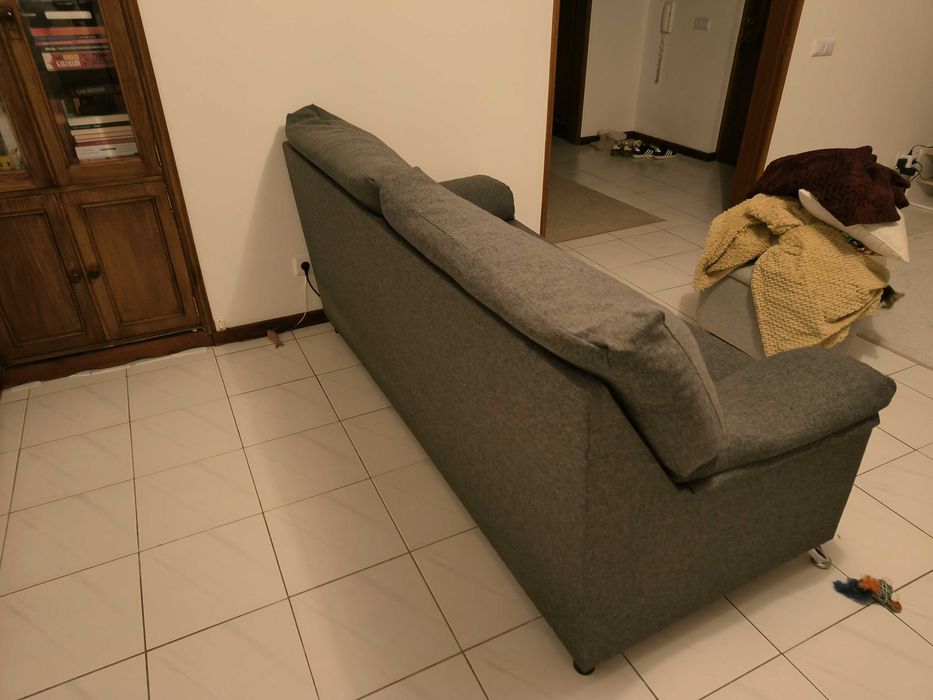 Sofá de dois lugares